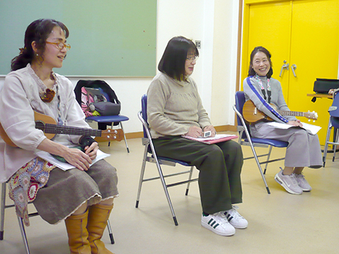 生徒さんが楽しそうに話すの様子